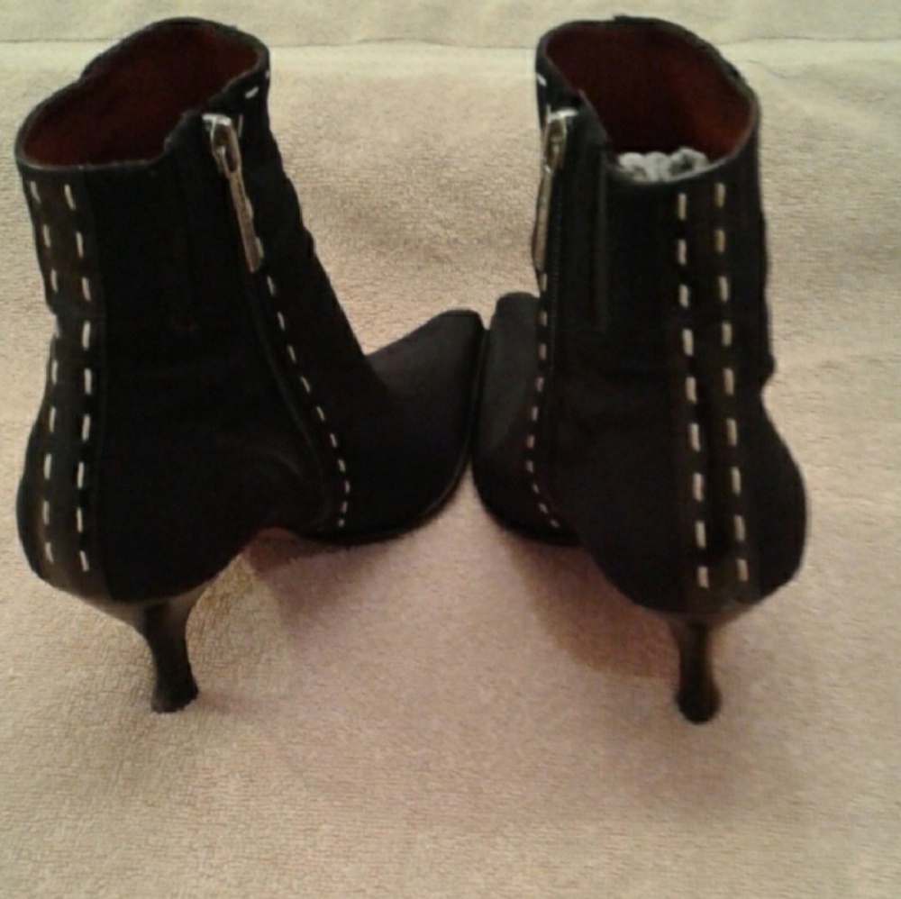 DONALD J PLINER BOOTIES - 9 NARROW